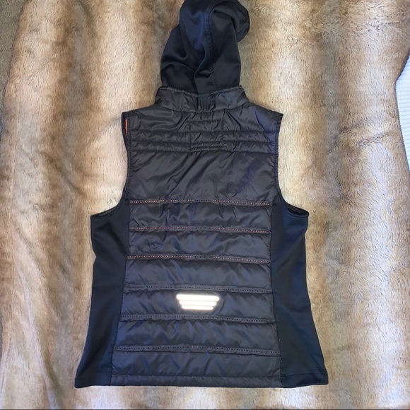 Vest - Picture 4 of 4